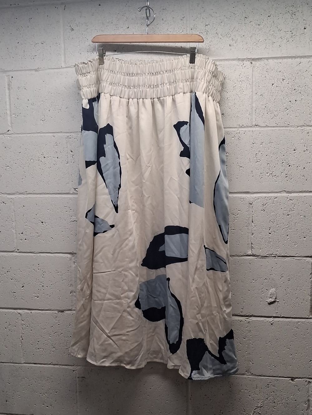 NWT Women's Worthington Cream Midi Skirt with Blue & Navy Abstract Print
